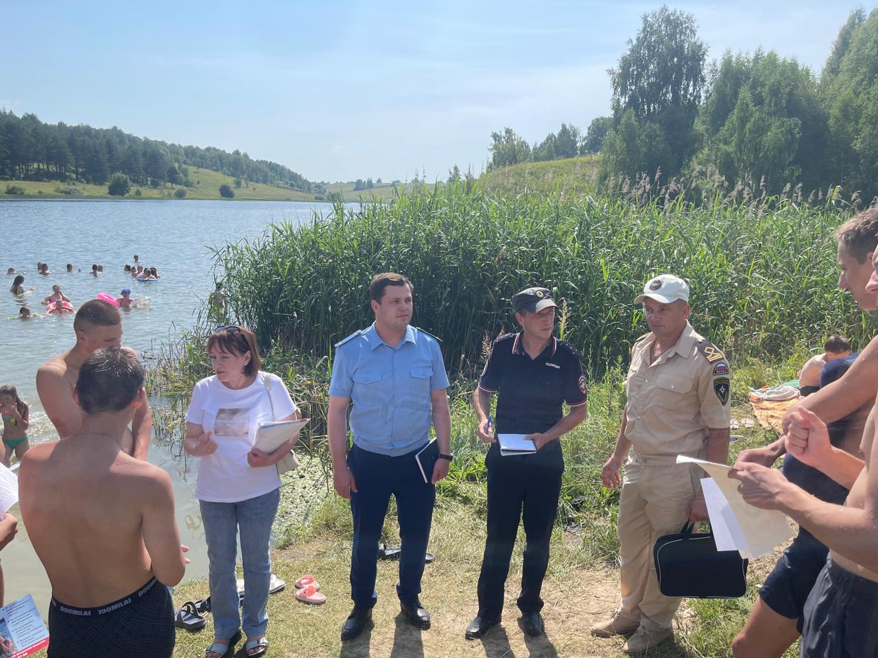 В Трубчевском районе прошла акция «Внимание: купальный сезон!» по профилактике чрезвычайных ситуаций с детьми на водных объектах