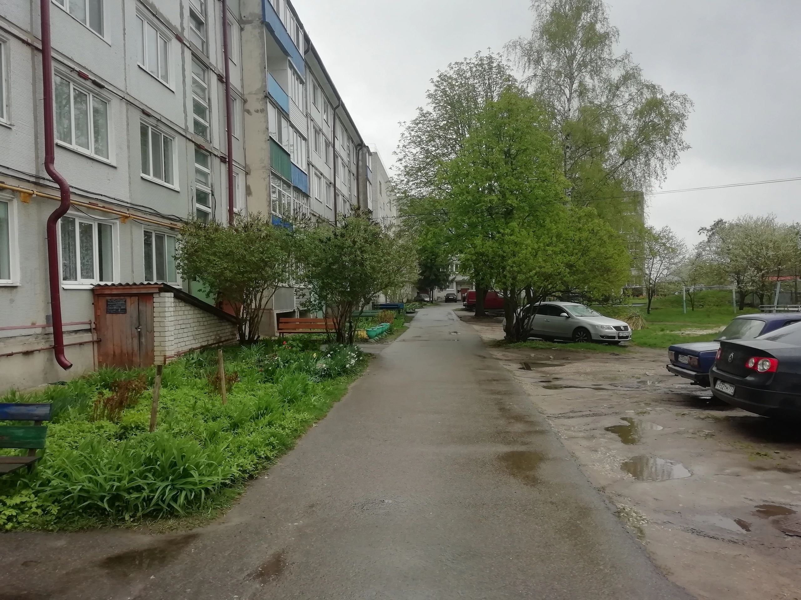 Трубчевская прокуратура добивается принятия мер по межеванию и постановке на кадастровый учет земельного участка под многоквартирным домом