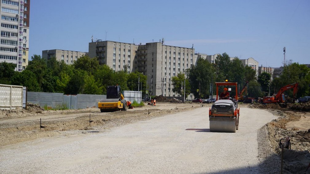 Глава региона проверил строительство первой  в Брянске дороги с велодорожкой