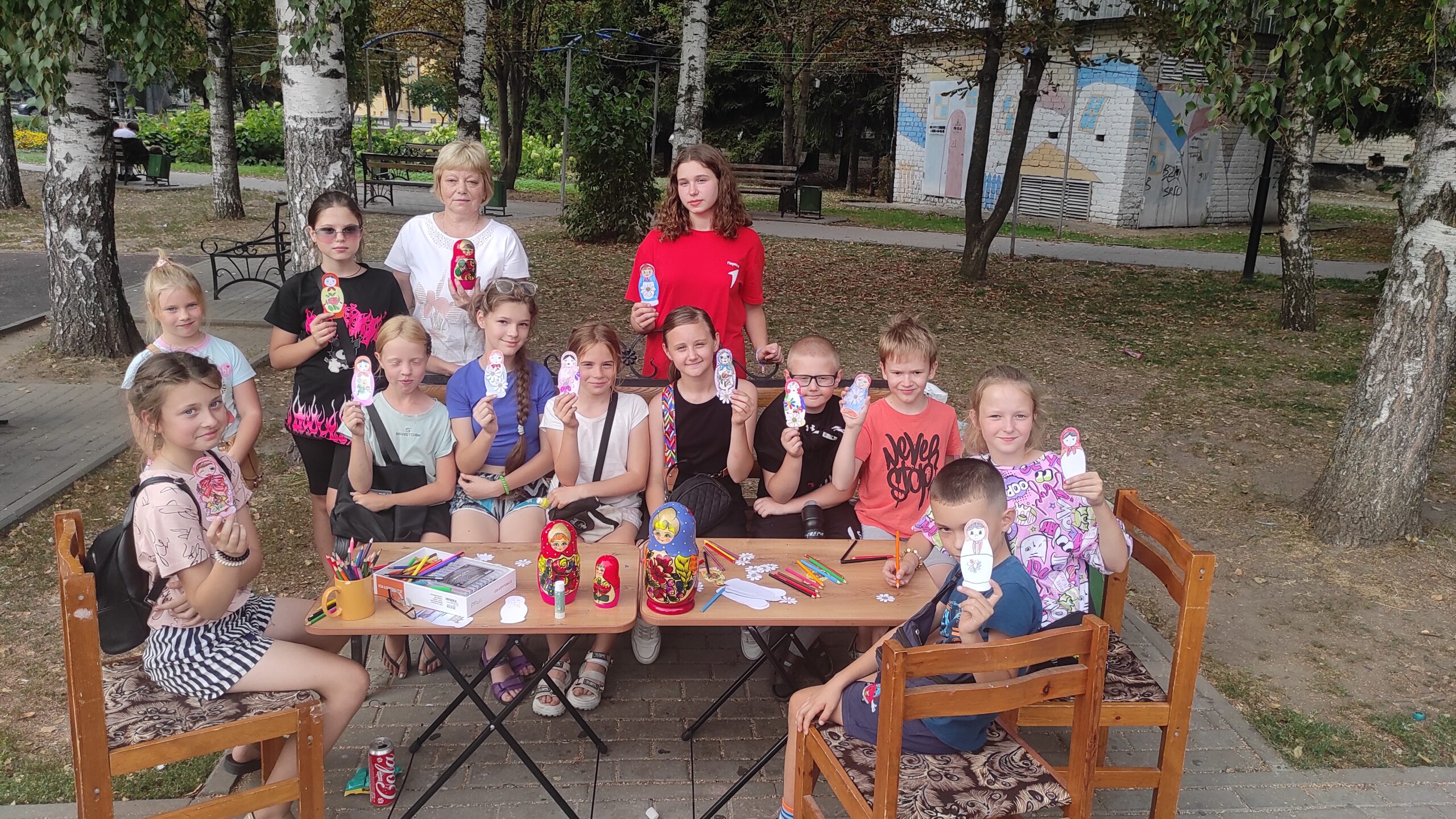 Юные трубчане во время «Больших  семейных выходных» смастерили матрешек