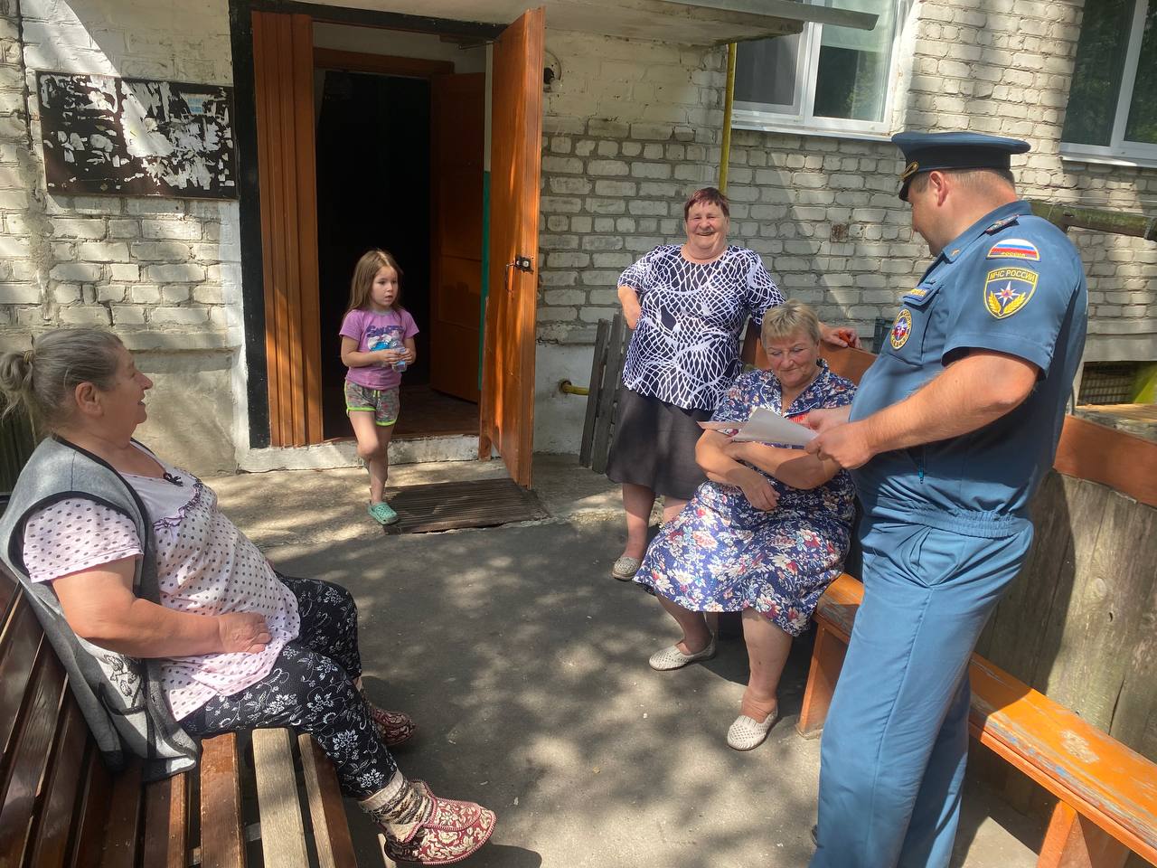 Инспекторы ОНДПР по Трубчевскому району провели подворовые обходы