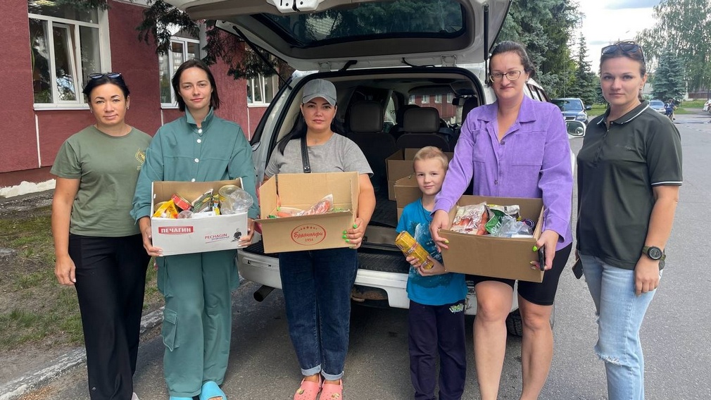 Жители Брянщины продолжают сбор гумпомощи жителям Курской области