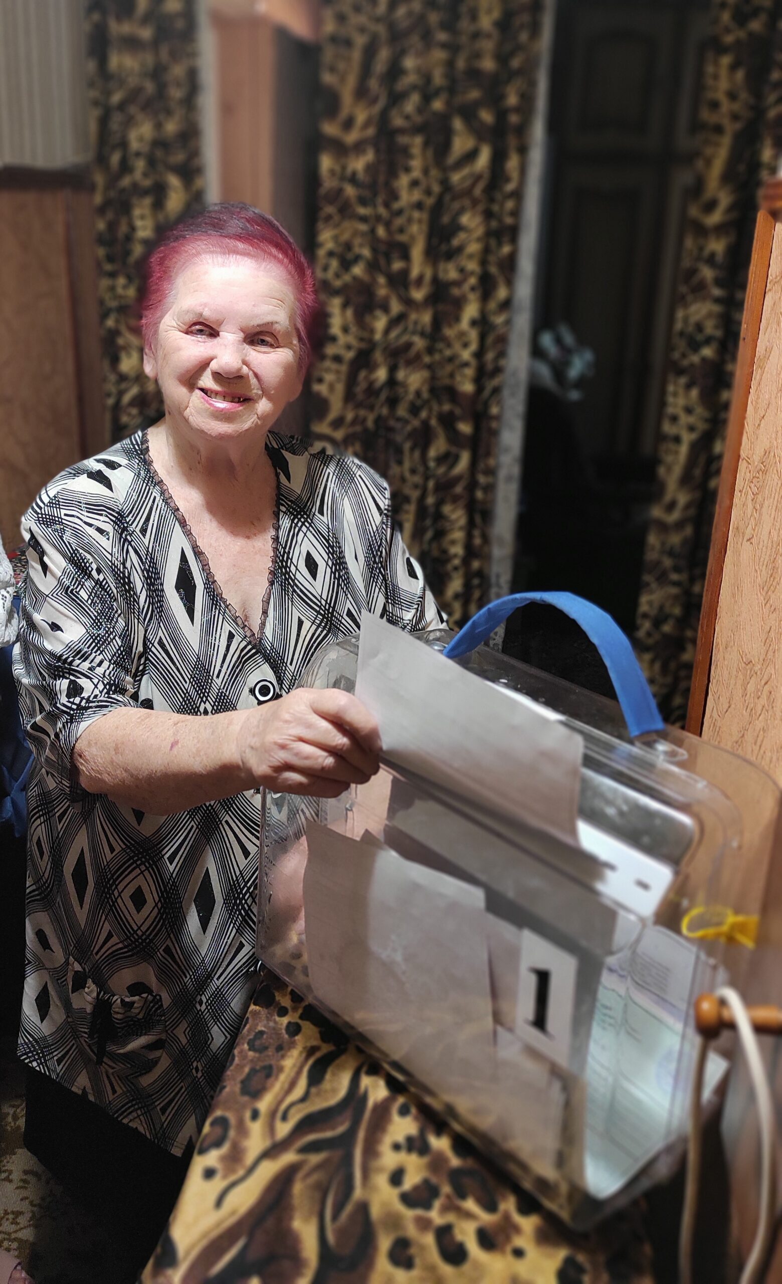 Трубчане голосуют на выборах, не выходя из дома