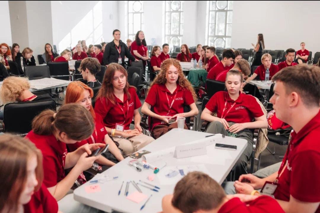 Трубчевские школьницы стали участниками III Молодежного историко-культурного форума «Истоки»