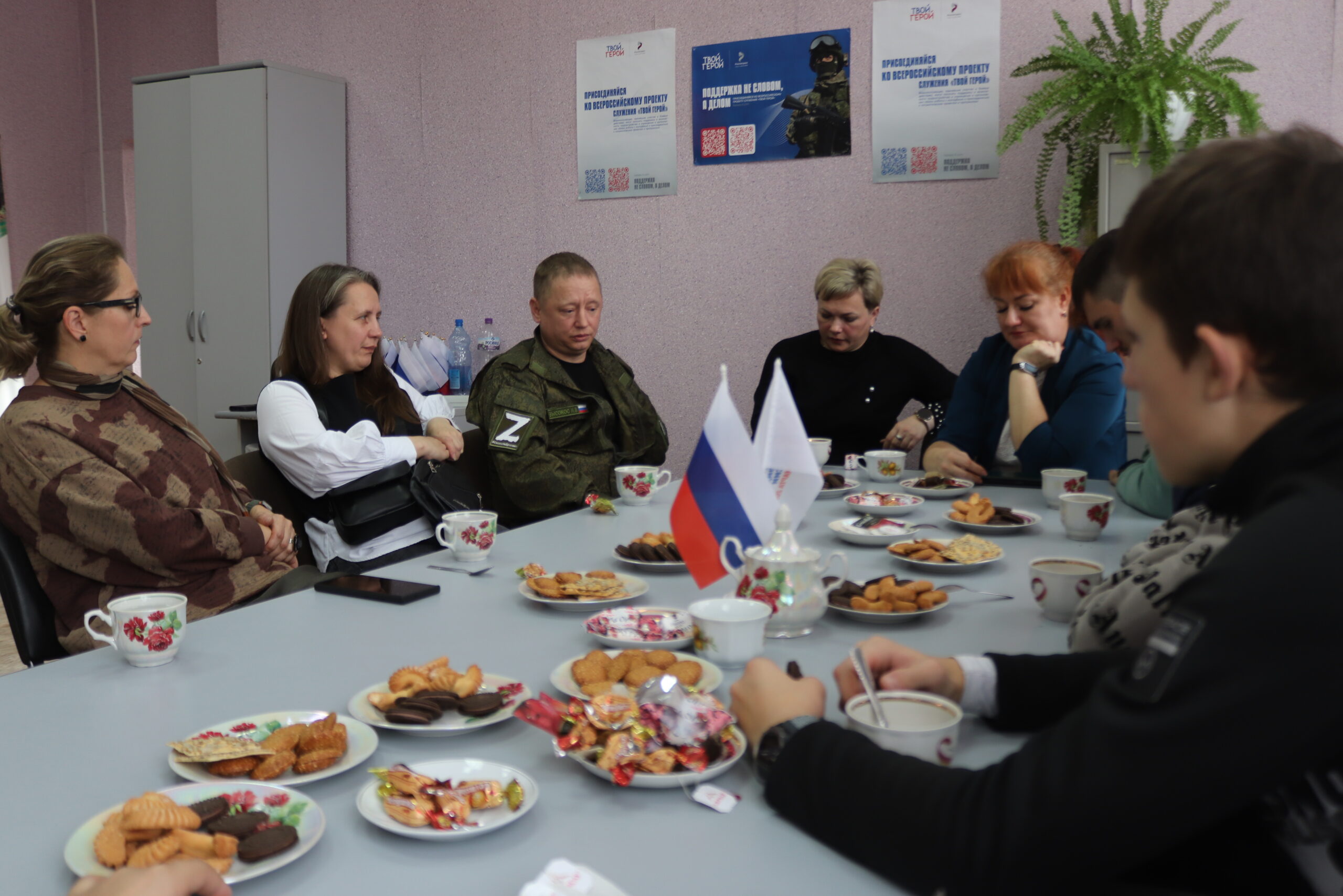 Трубчевские школьники в рамках проекта «Твой герой» встретились с участником СВО