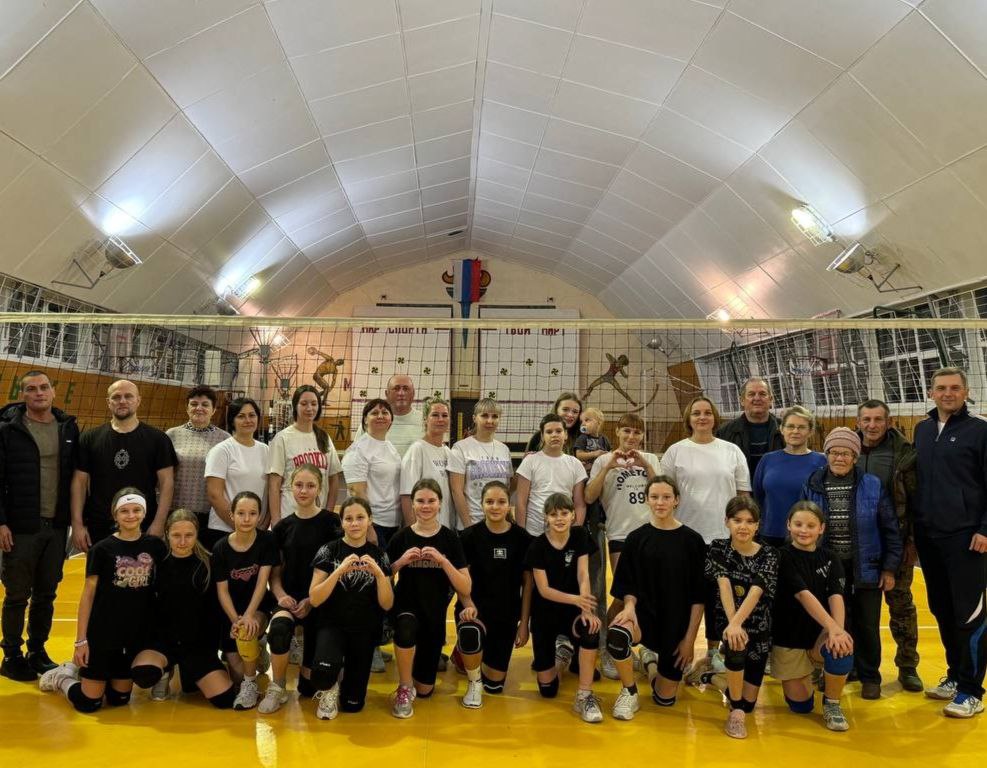 В трубчевской Белой Березке провели спортивный праздник ко Дню народного единства