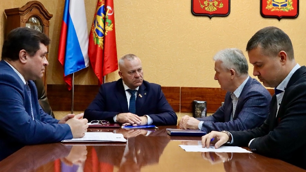 Председатель Брянской облдумы провел рабочую встречу с представителями общероссийского профсоюза военнослужащих