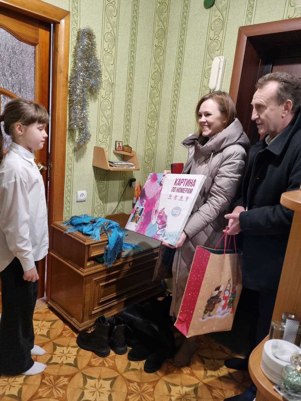 В Трубчевске в акции «Елка желаний» принял участие директор МУП «Жилкомсервиса» Анатолий Разинкин