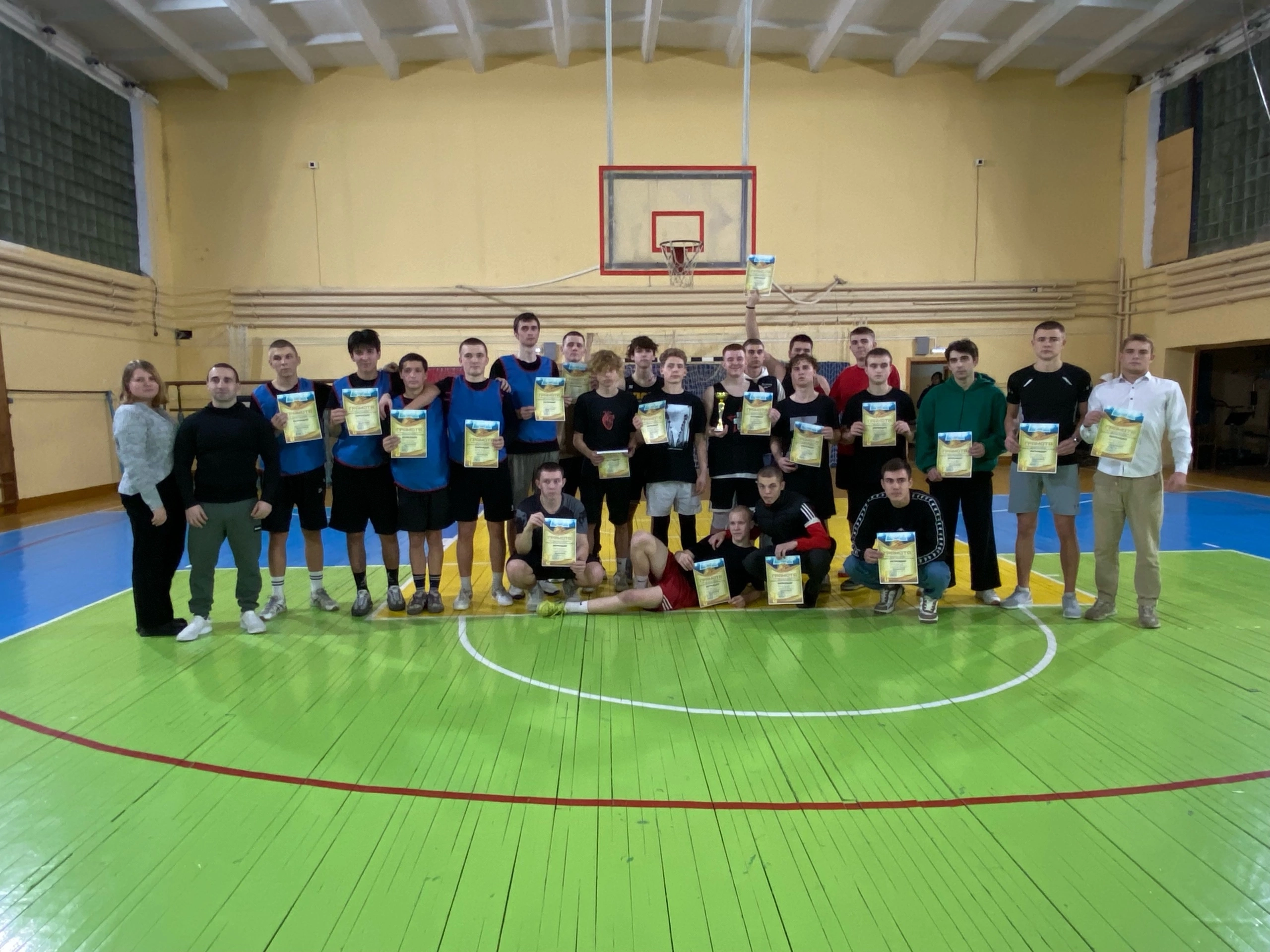 В Трубчевском педколледже прошел турнир по баскетболу