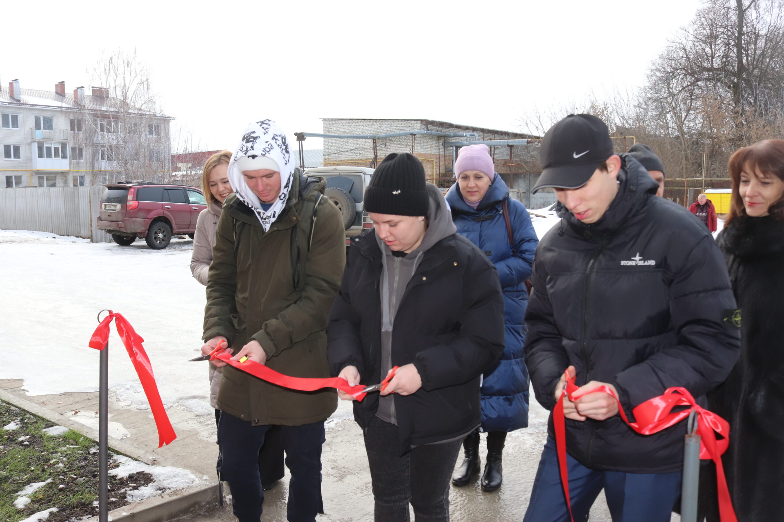 Трубчевским детям-сиротам вручили ключи от квартир