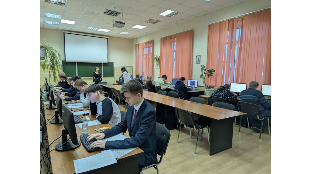 Ученик Брянского лицея №2 стал победителем на олимпиаде по информатике