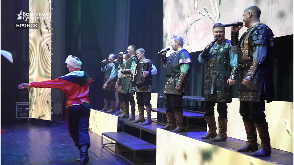 У брянского ансамбля «Ватага» появились новые сценические костюмы