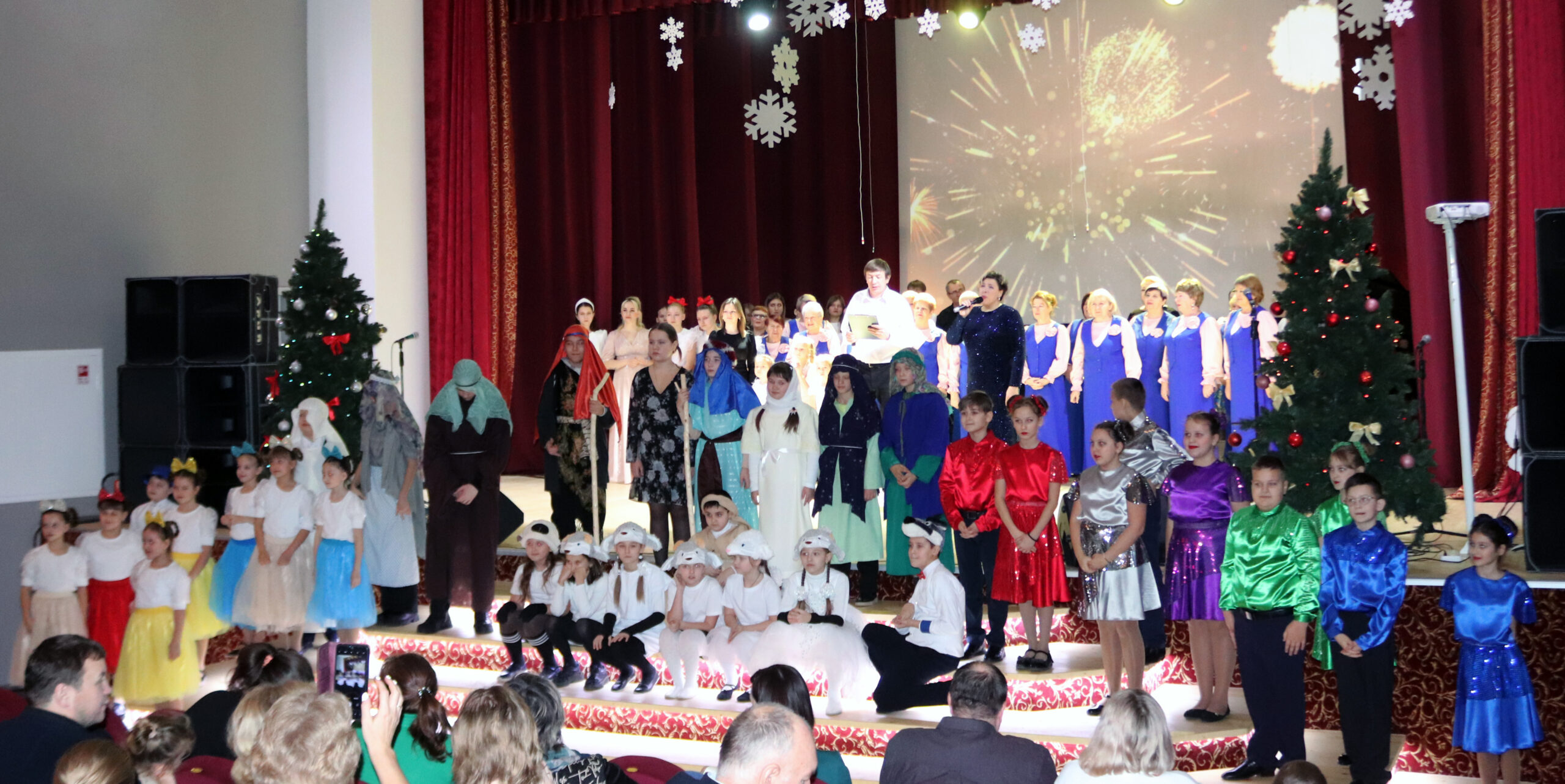 В Трубчевском РДК прошел Рождественский концерт