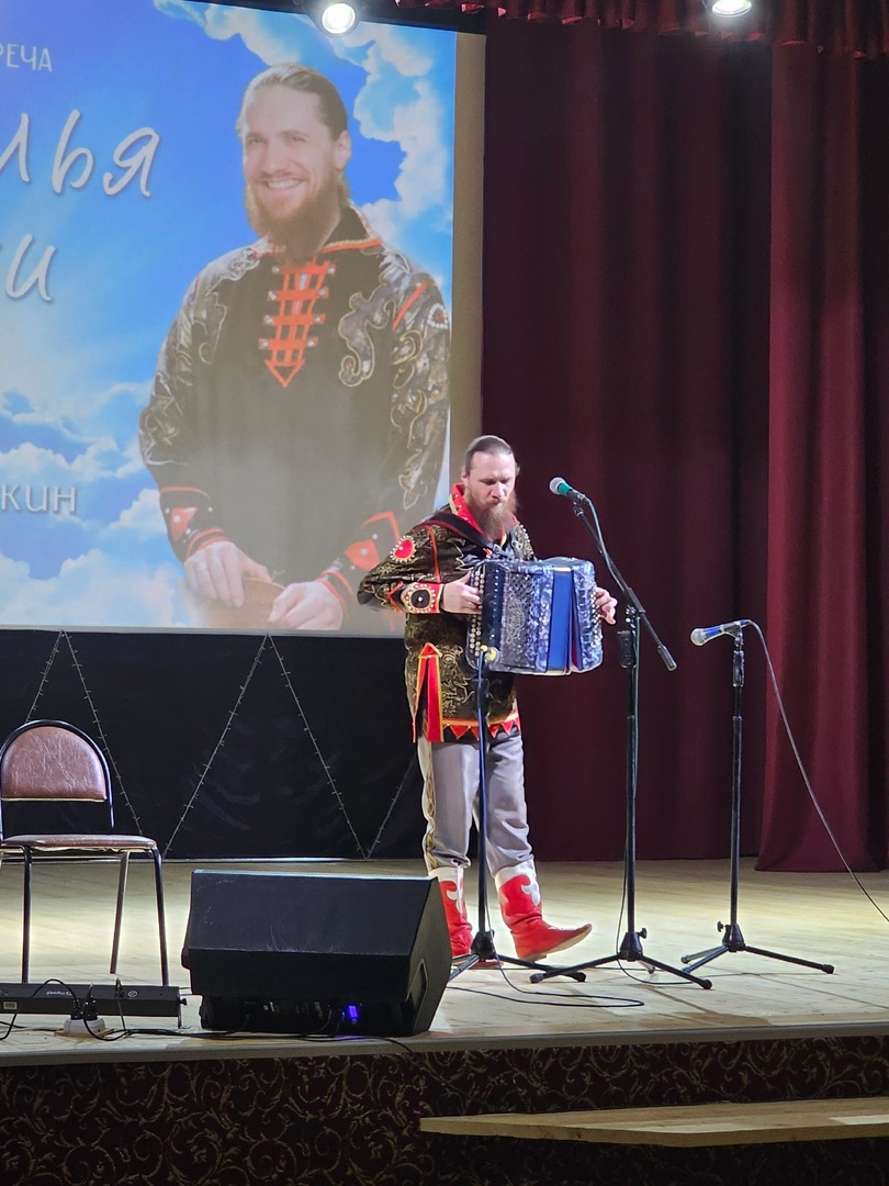 В Трубчевском РДК прошел концерт «Мы – крылья России»