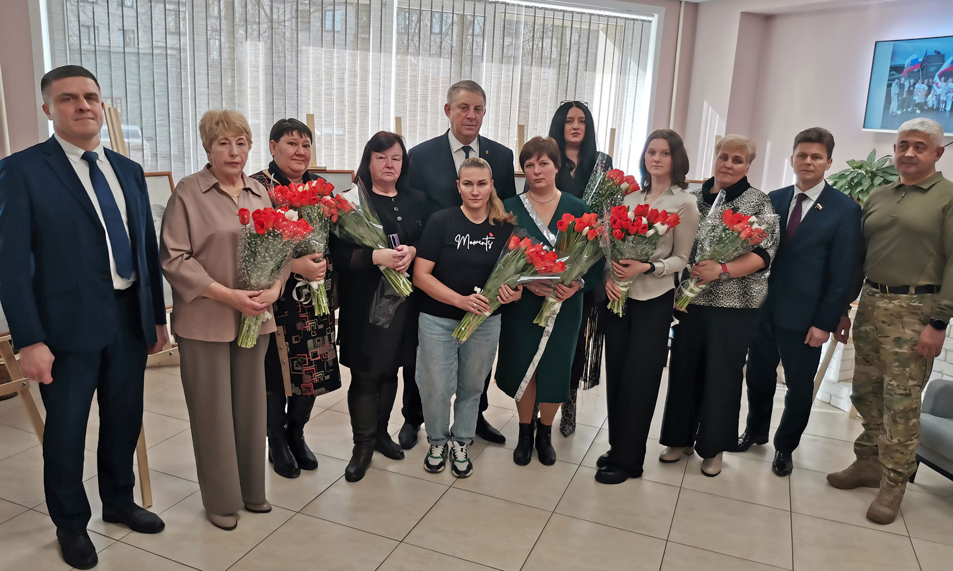 Губернатор Брянской области Александр Богомаз провел встречу с матерями и женами защитников Отечества