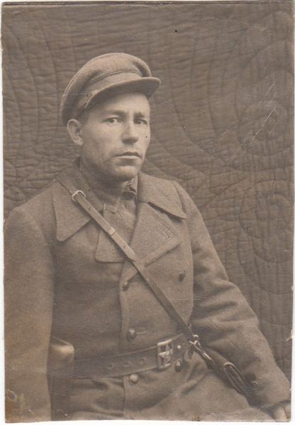 С «лейкой» и блокнотом, а то и с пулеметом…