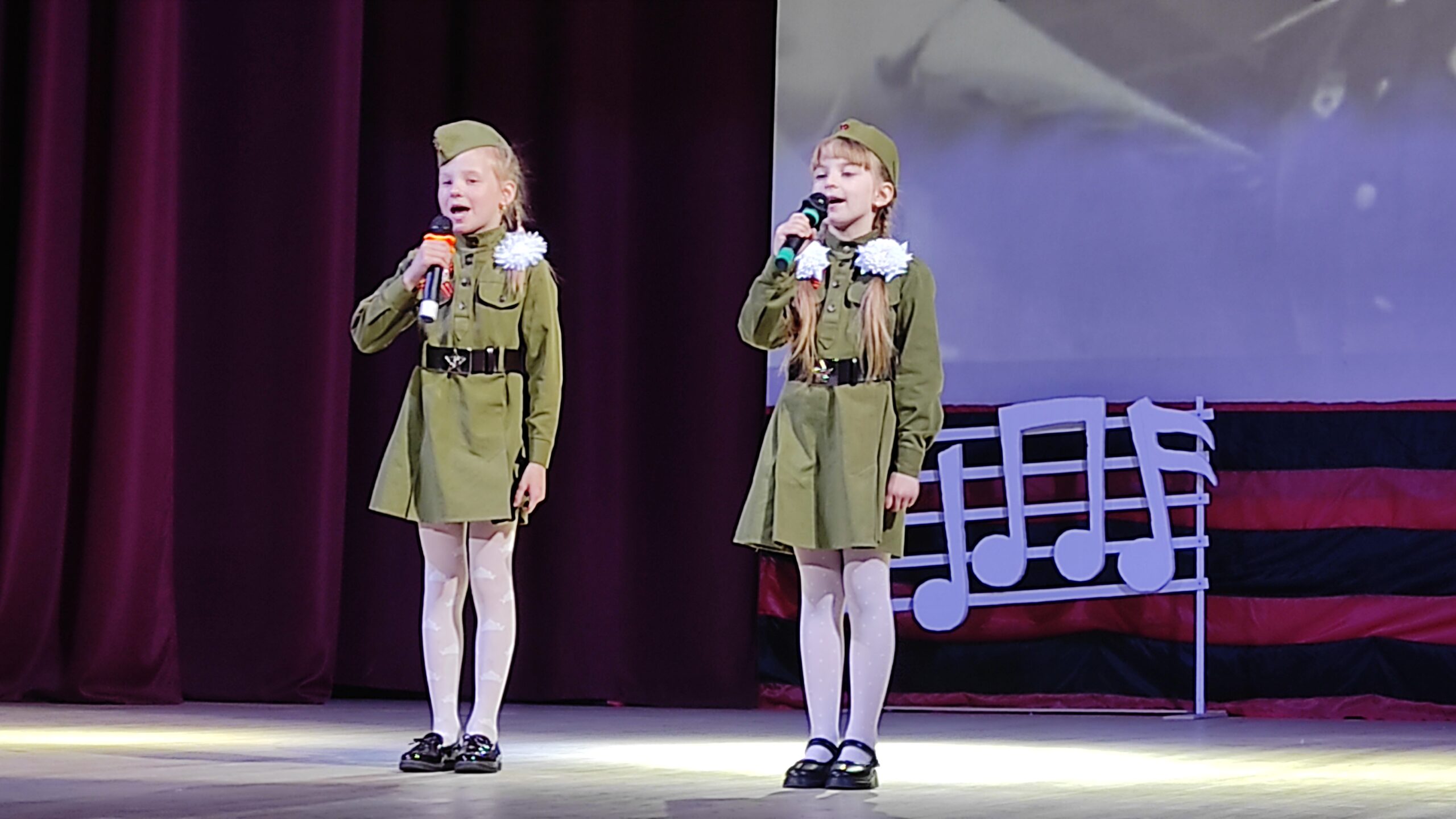 В Трубчевске прошел фестиваль военной песни