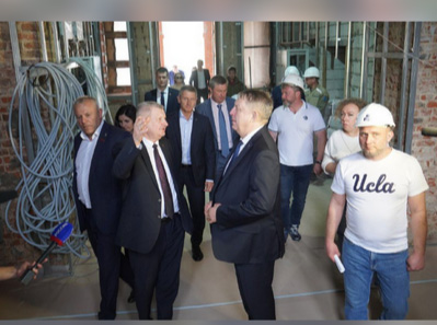 Брянский губернатор побывал в строящемся Клинцовском технопарке «Кванториум»