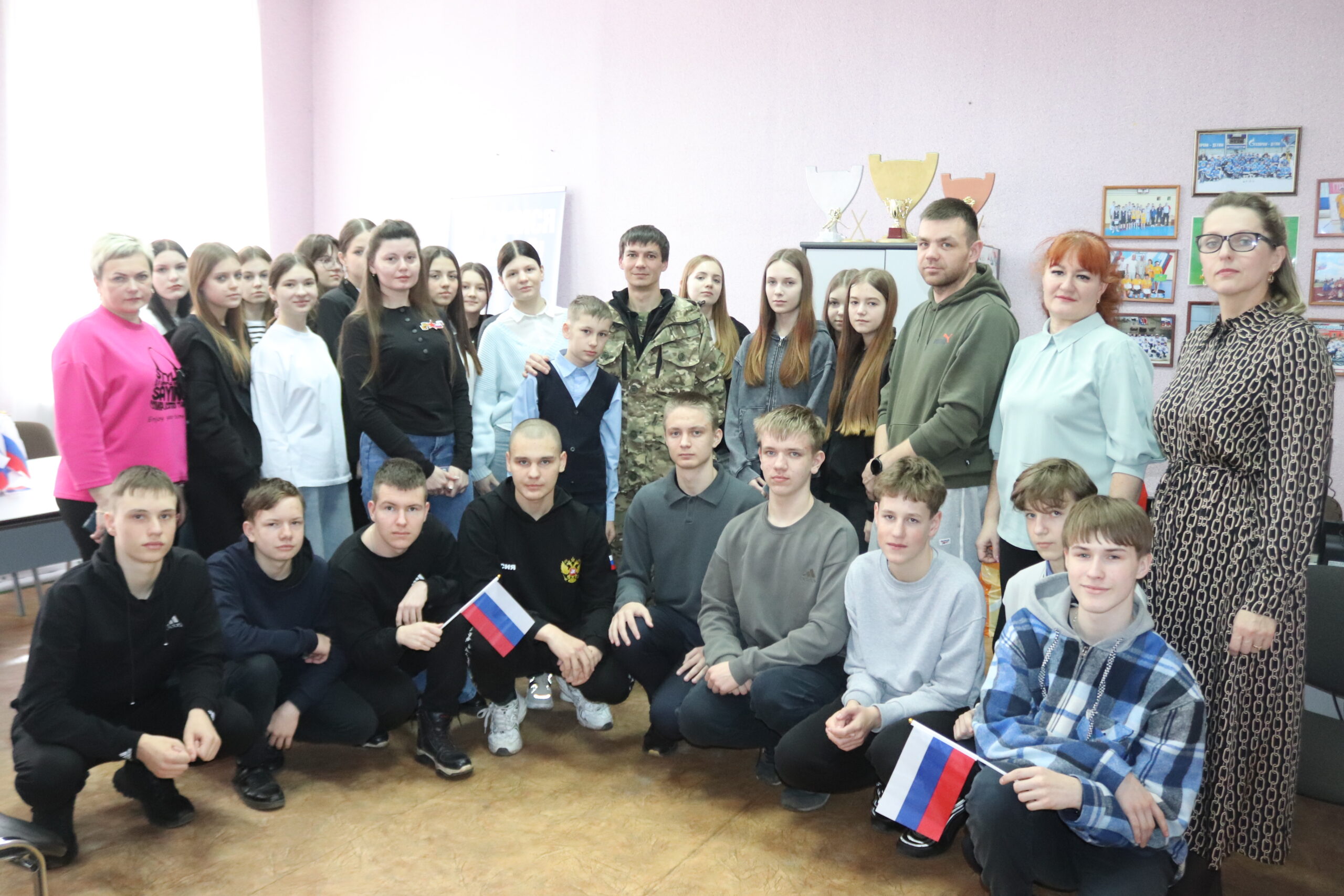 В Трубчевске прошла встреча школьников с участником СВО