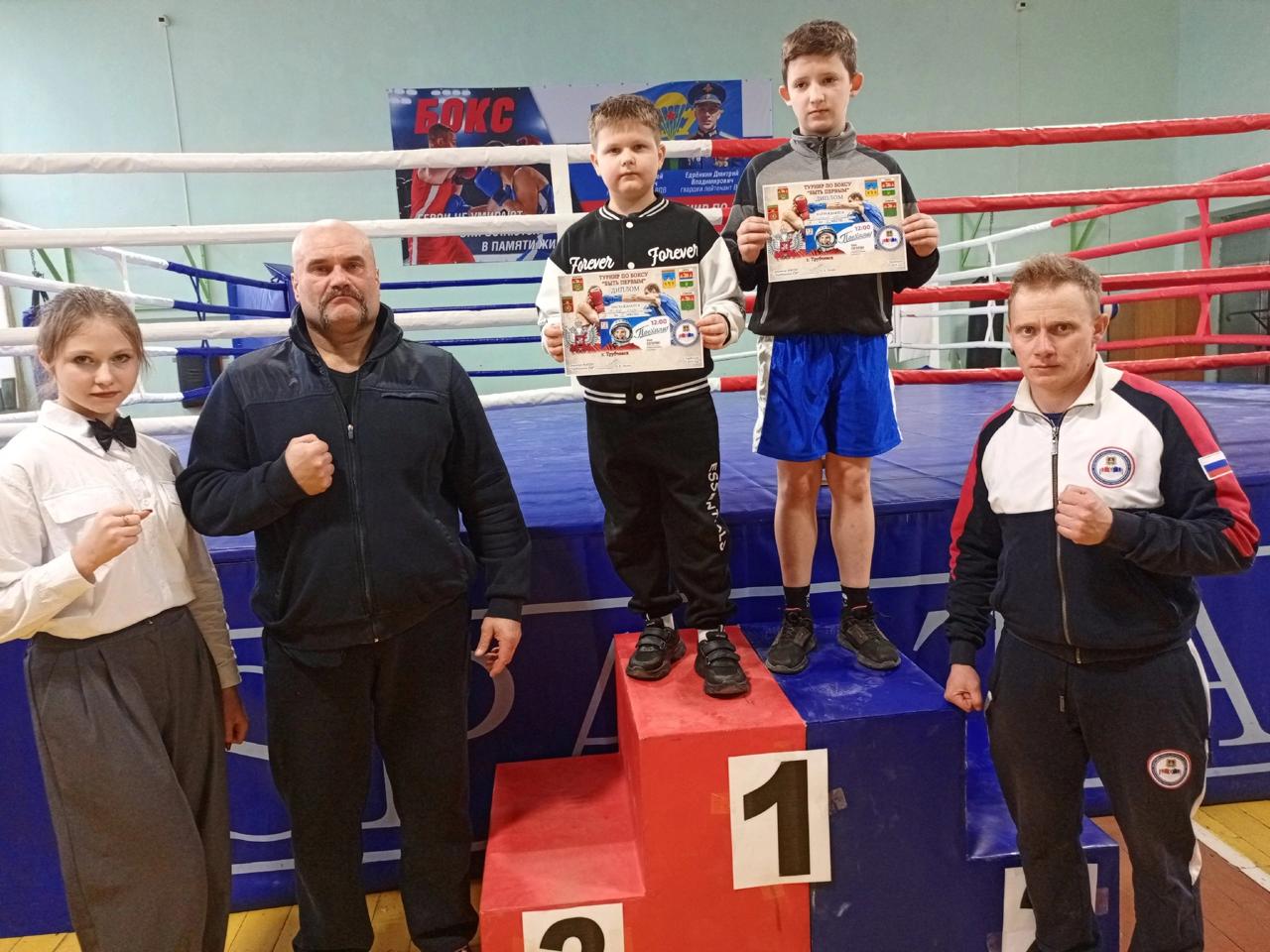 В Трубчевске в День космонавтики прошел турнир по боксу «Быть первым»