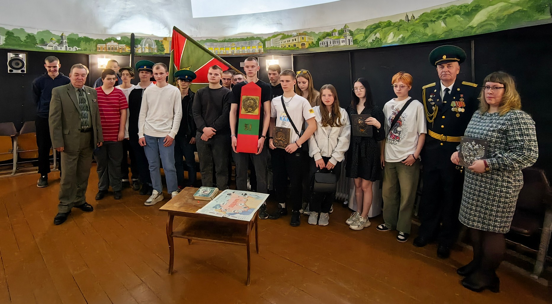 В Трубчевском планетарии прошло торжественное мероприятие, посвященное Дню пограничника