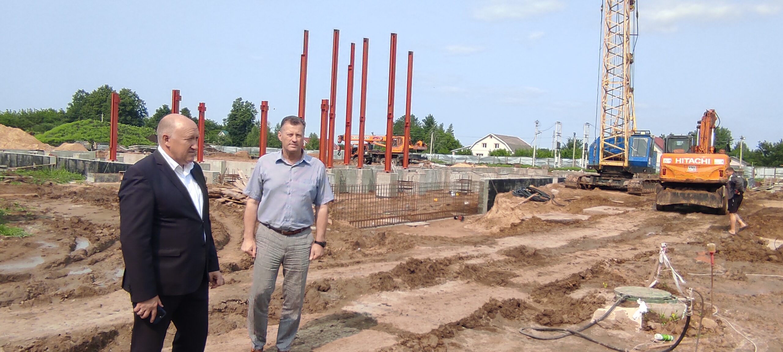 На важных стройплощадках Трубчевского района побывали его руководители