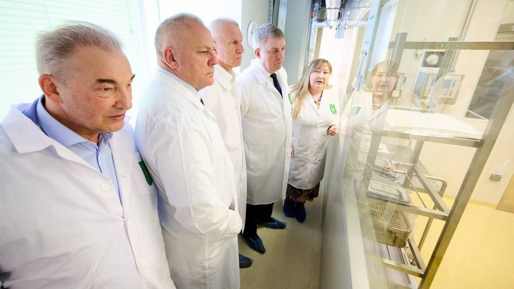 Депутаты Госдумы побывали на  брянской площадке «Эндофарма»