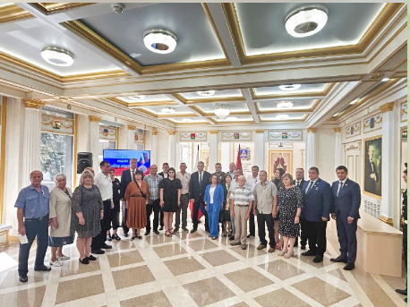 Губернатор Брянщины вручил медали «Отец солдата»