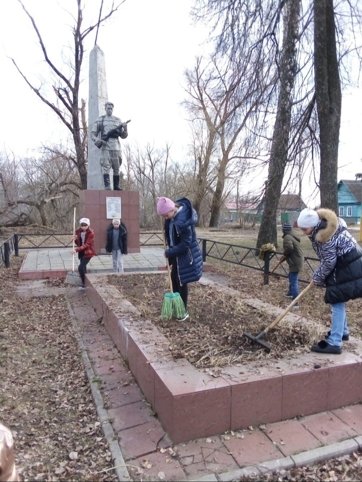 Ученики Трубчевской школы-интерната приняли участие в акции «80 добрый дел к Победе»