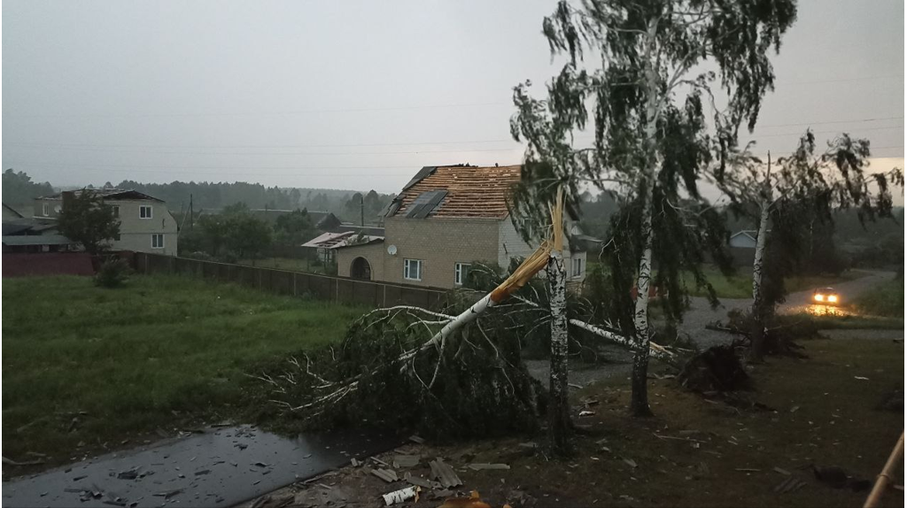 На юго-западе Брянщины прошел мощный ураган