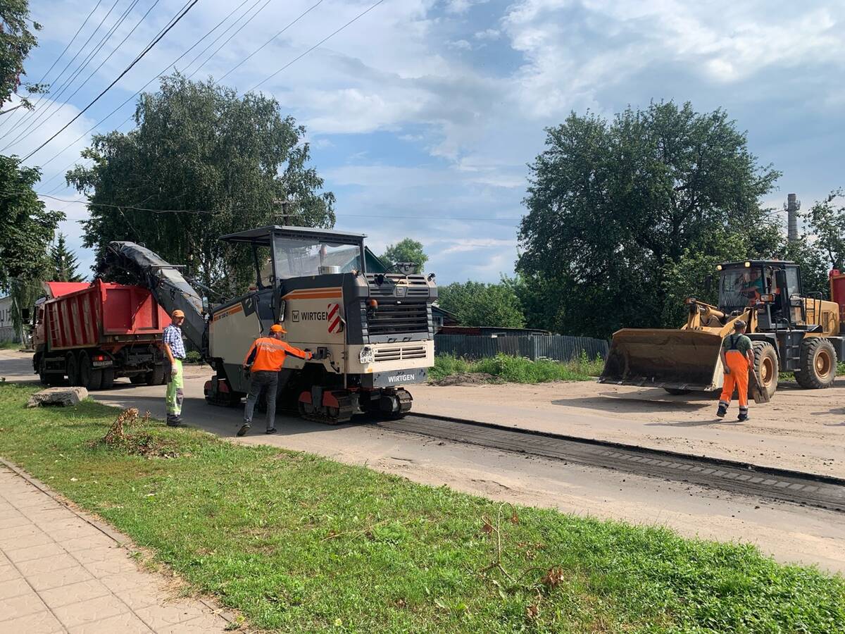 В Стародубе ведется капитальный ремонт дороги на центральной улице