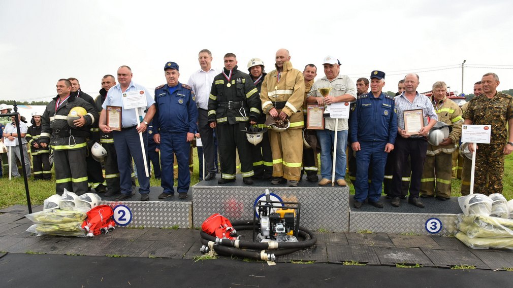 На агровыставке «День брянского поля» лучшие пожарные получали награды