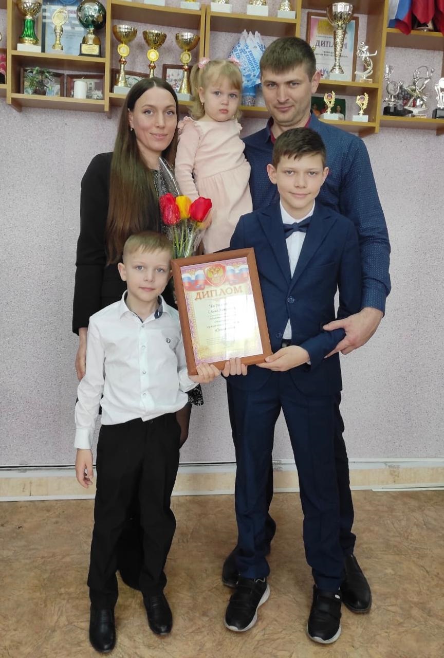 Трубчевская семья Хитровых победила в региональном этапе Всероссийского конкурса «Семья года»