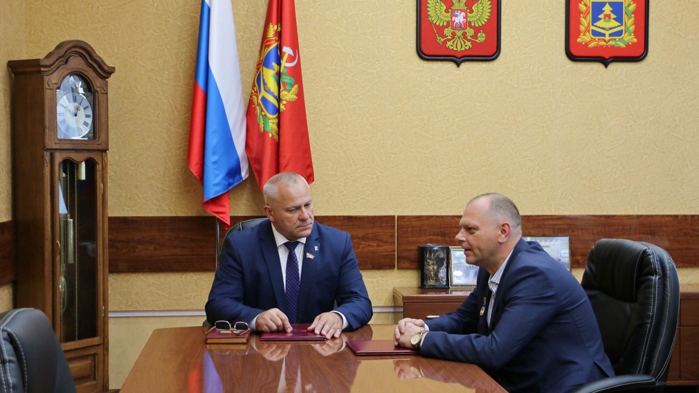 Валентин Суббот провел рабочую встречу с начальником брянской полиции на транспорте