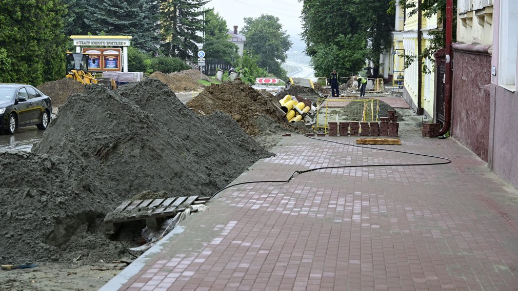 В Брянске продолжается ремонт  улицы Горького