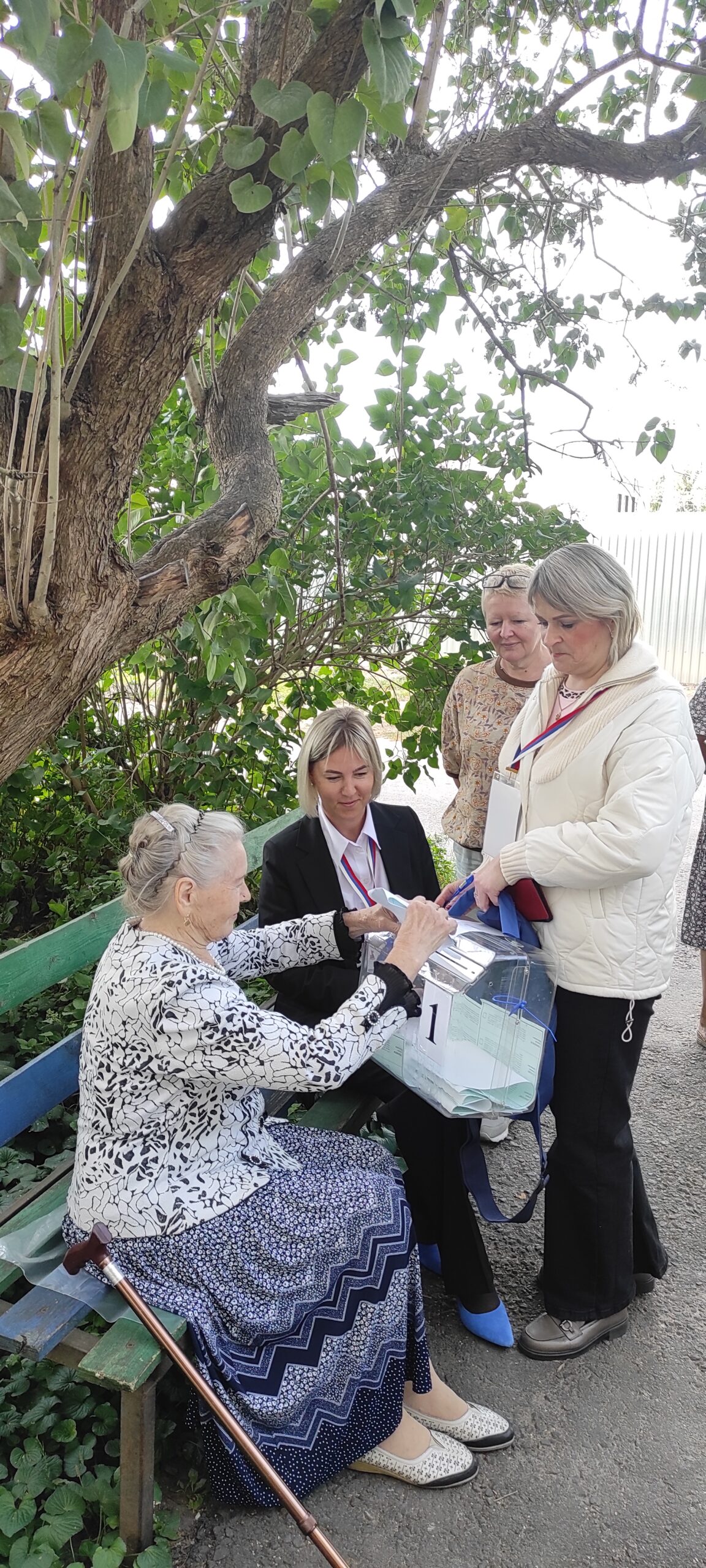 Трубчане голосуют на дому