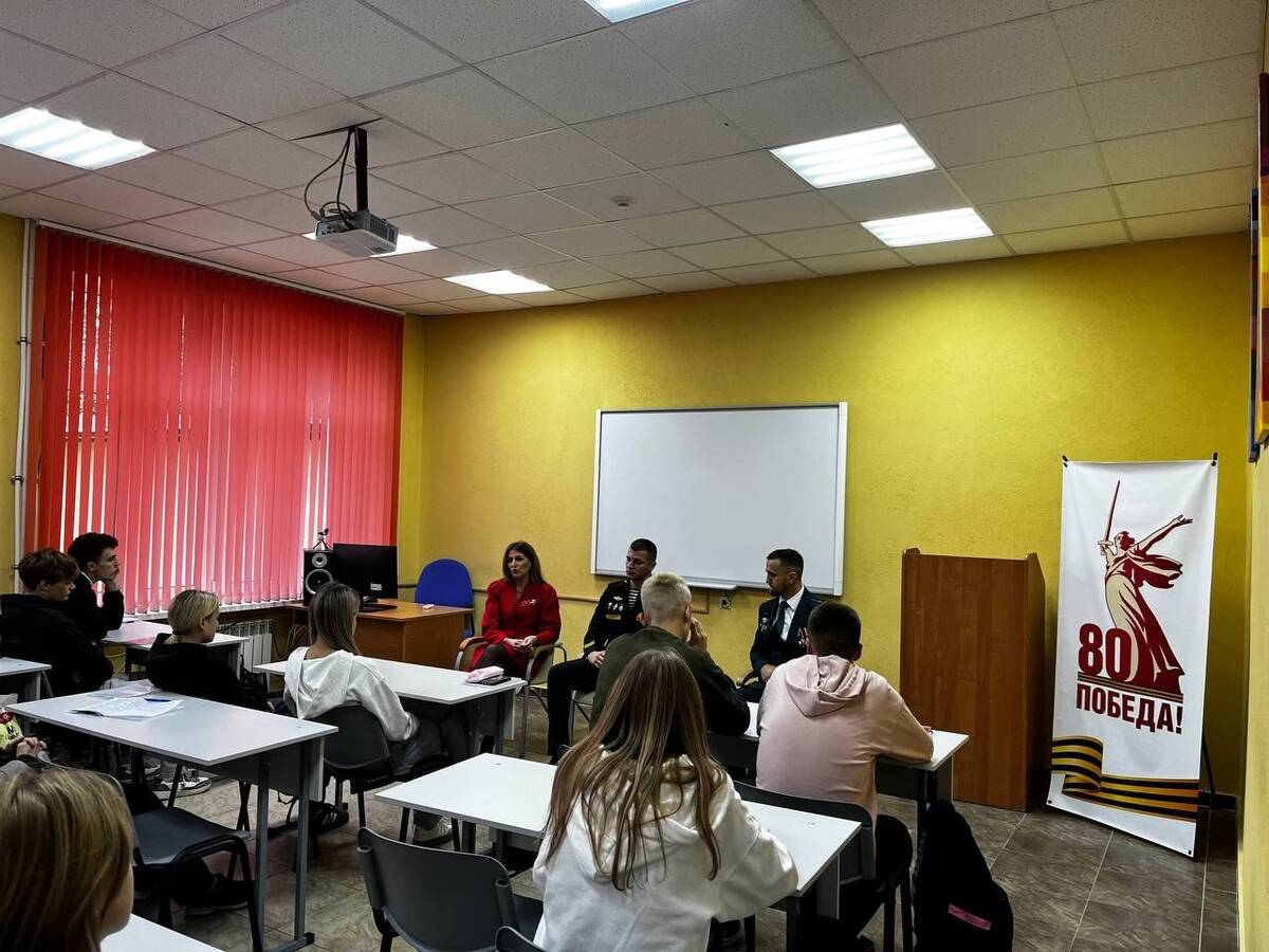 «Брянские герои» встречались со студентами Брянского училища олимпийского резерва