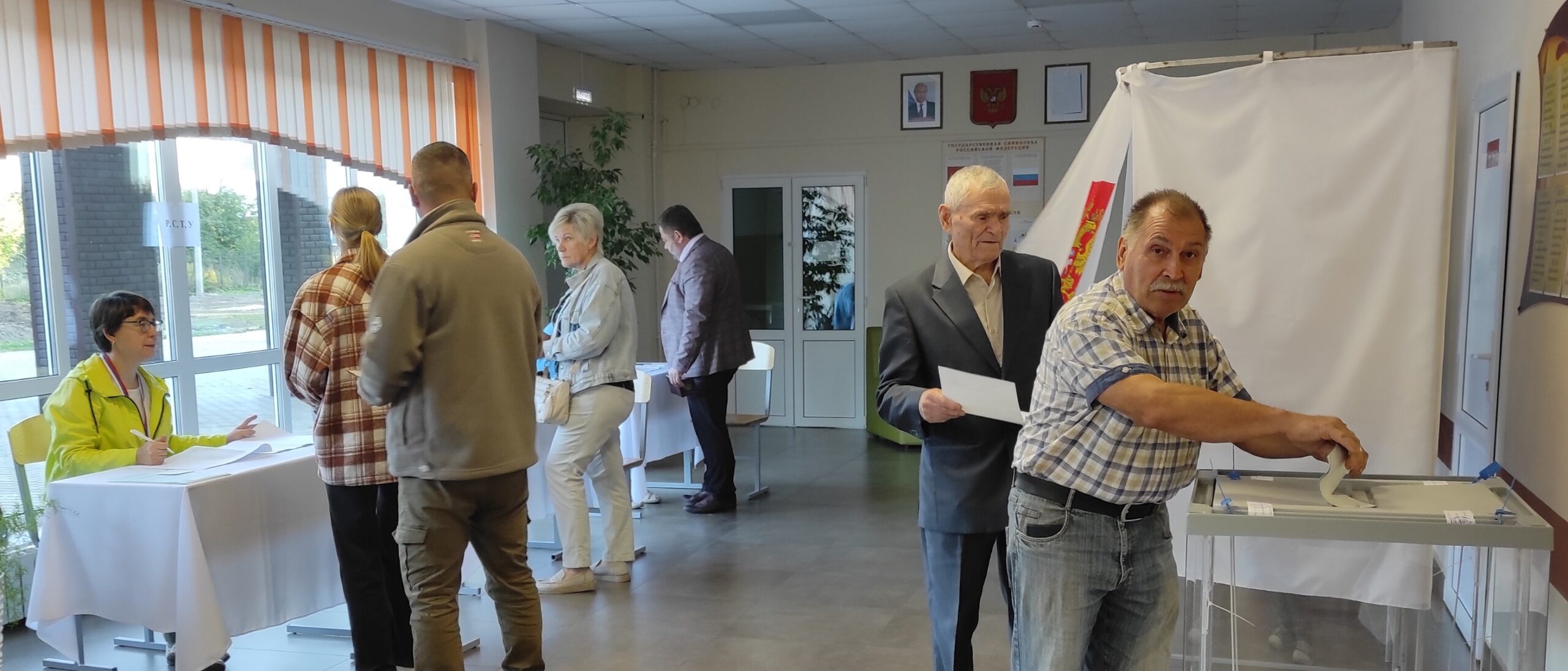 Жители Трубчевского района активно участвуют в голосовании