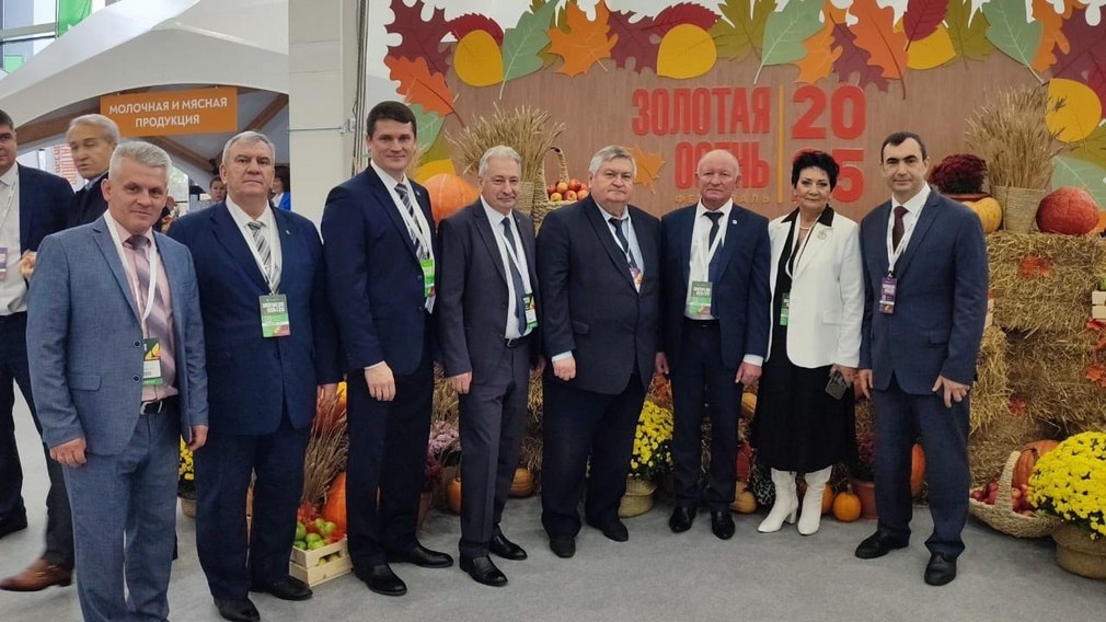 Делегация Брянщины участвует в работе выставки «Золотая осень»