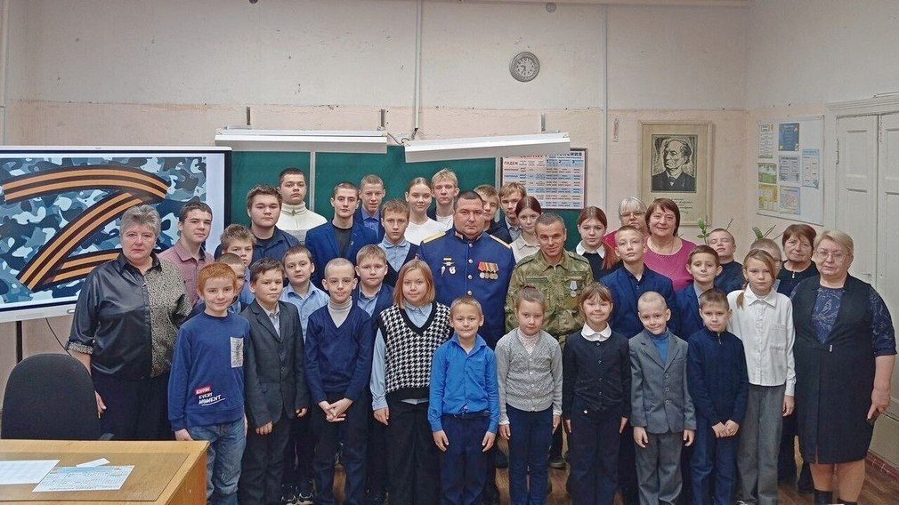 Участники проекта «Брянские Герои» встретились с выгоничскими школьниками