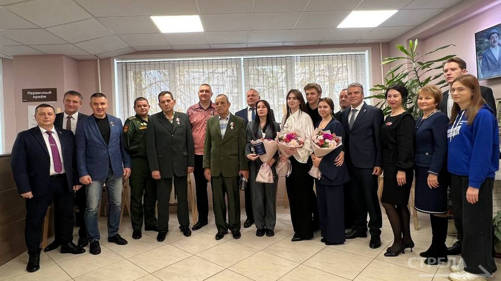 В Брянске вручают медали «Отец солдата»