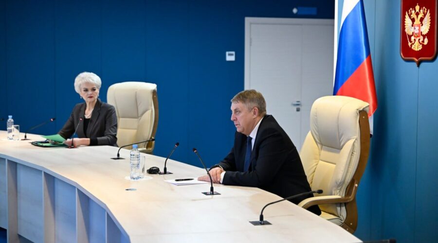 Губертатор Брянской области Александр Богомаз провел ежегодную «прямую линию» с земляками