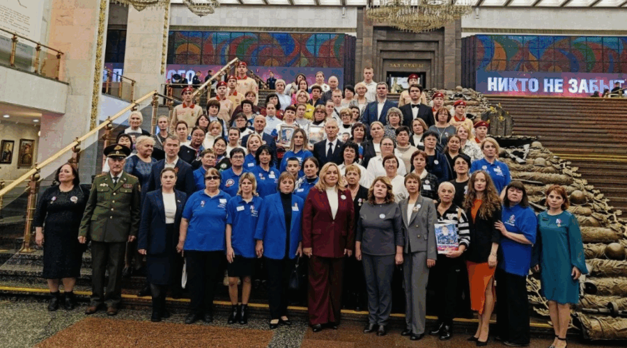 В Музей Победы на Поклонной горе передали книги о брянских героях СВО