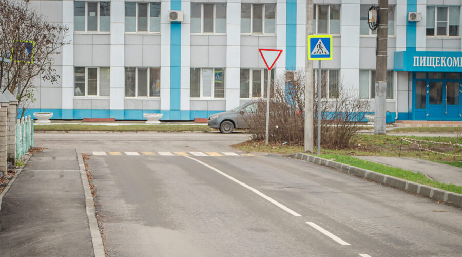 В Брянске провели капремонт улицы Калужской