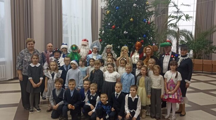 В Трубчевском РДК прошло открытие районной новогодней елки