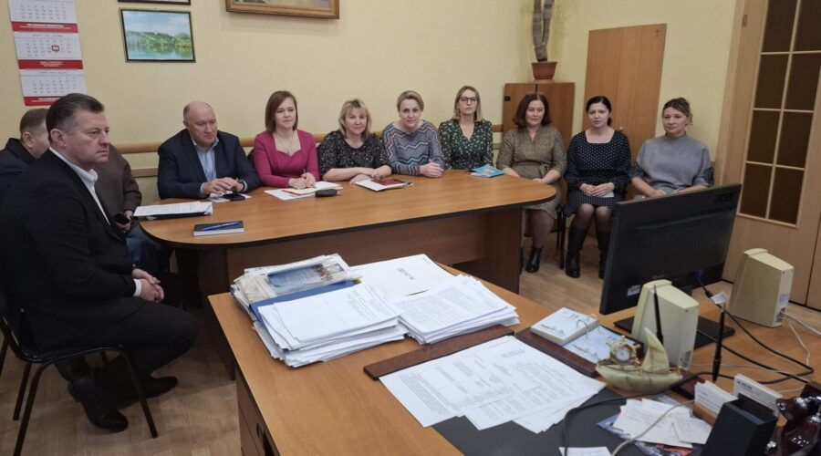 В администрации Трубчевского района организован просмотр трансляции «прямой линии» Президента РФ