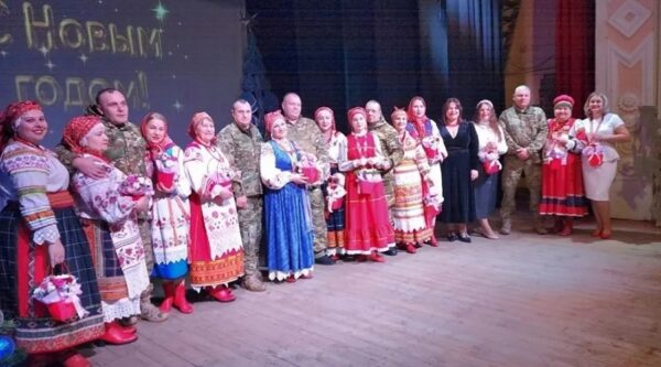 Для добровольцев бригады «Барс-Брянск» организовали праздничный концерт