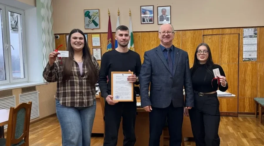 Ключи от нового жилья вручили детям-сиротам в Новозыбкове