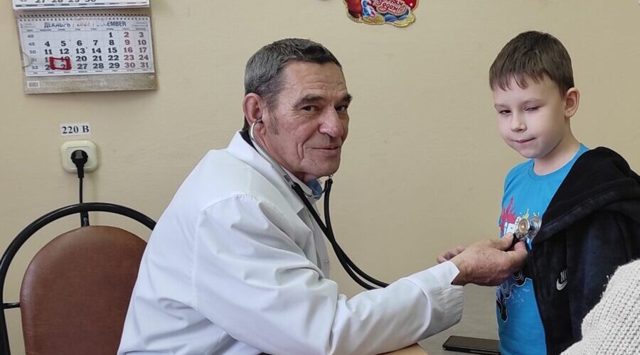 Один из самых известных и любимых маленькими пациентами педиатров Трубчевска отмечает юбилей