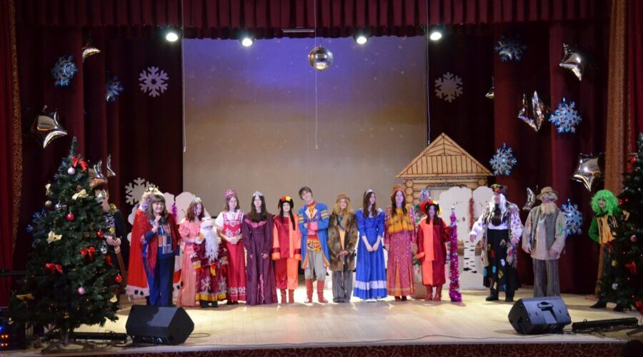 Трубчанам показали сказку «Волшебный посох Деда Мороза